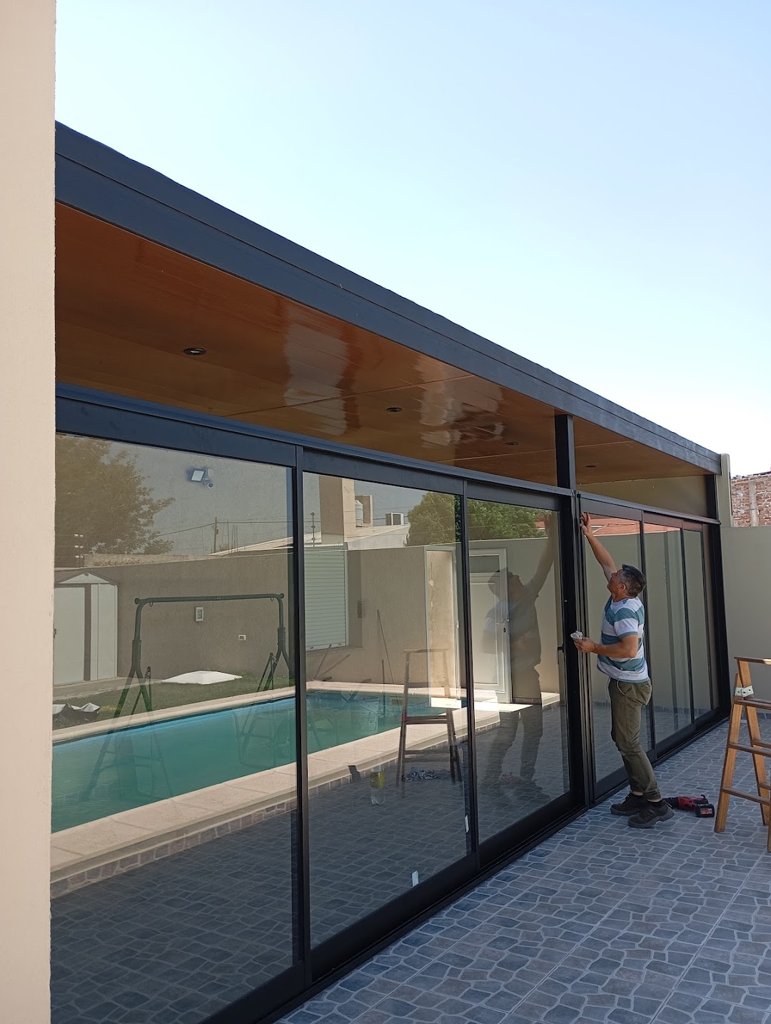 Puertas ventanas con cierre bipunto vidrio blindex
